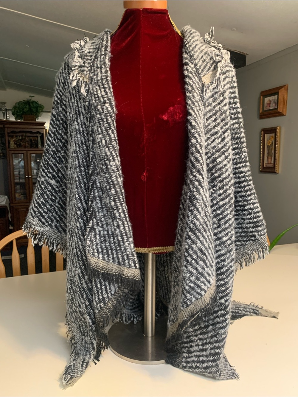 Cozy Open-Front Fringe Knit Sweater Wrap/Shawl - Black & White NWT